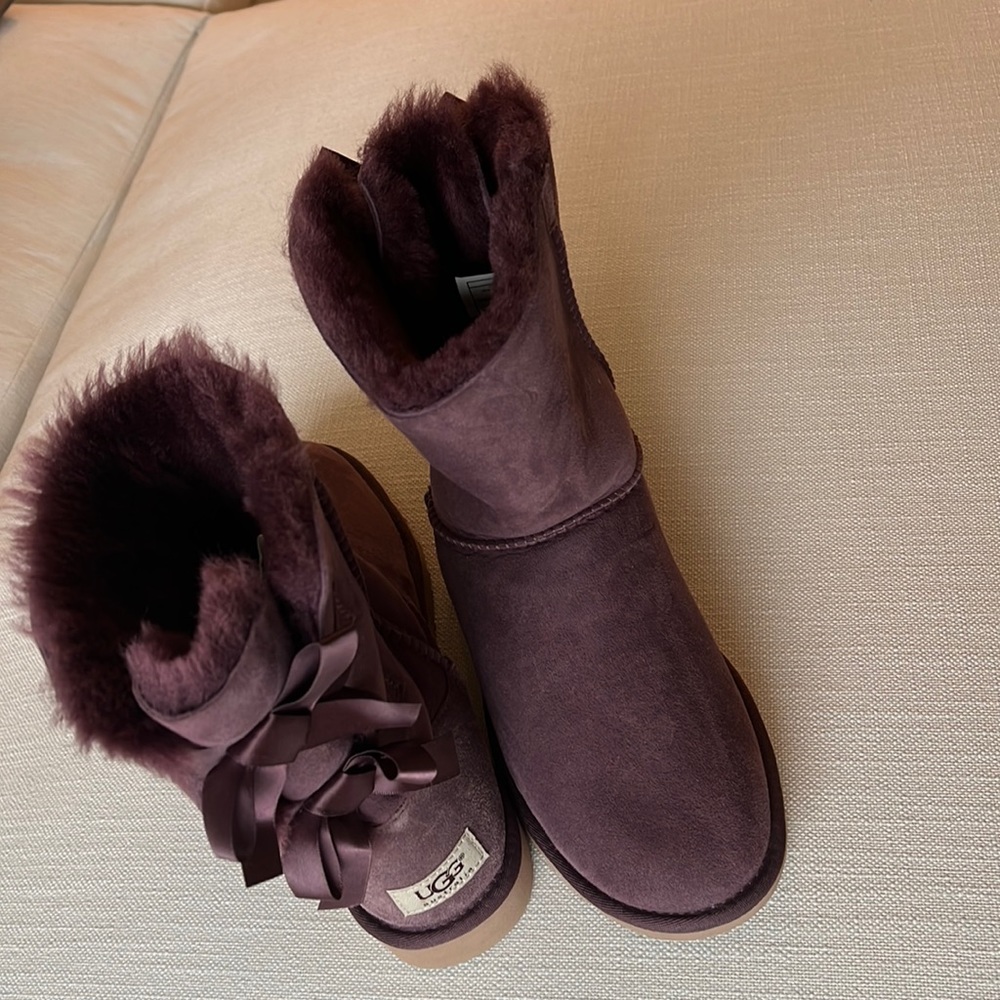 Bailey bow tie Uggs